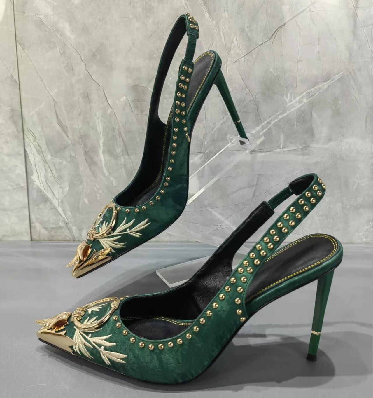 Embroidery Velvet Women Sandal - огляд і ціна Embroidery Dress