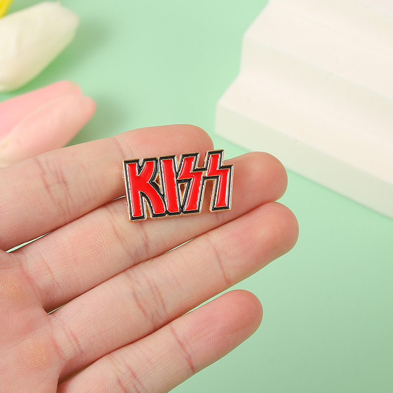 KISS band pin English letters  - огляд і ціна Embroidery Kiss