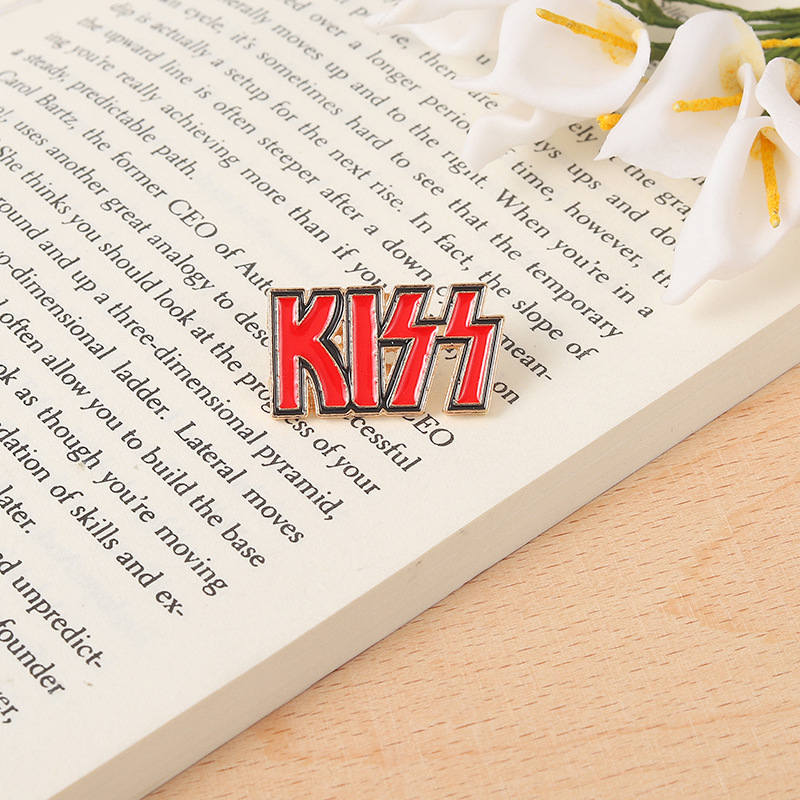 KISS band pin English letters  - огляд і ціна Embroidery Kiss