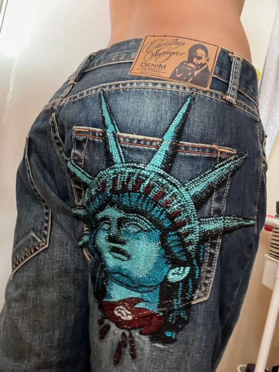 Y2k 2000s Statue of Liberty Di - огляд і ціна Embroidery Jeans Sakura