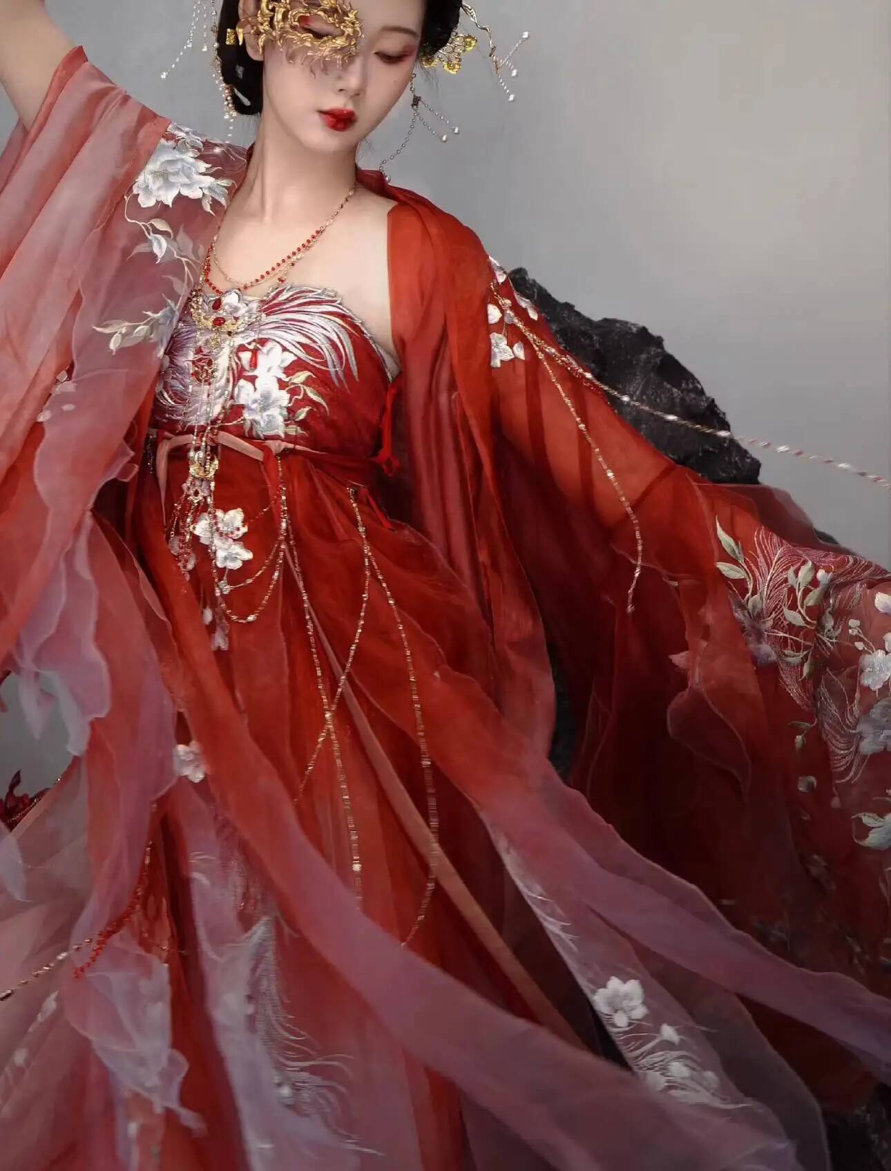Women In Hanfu Heavy Embroider - огляд і ціна Embroidery Dress