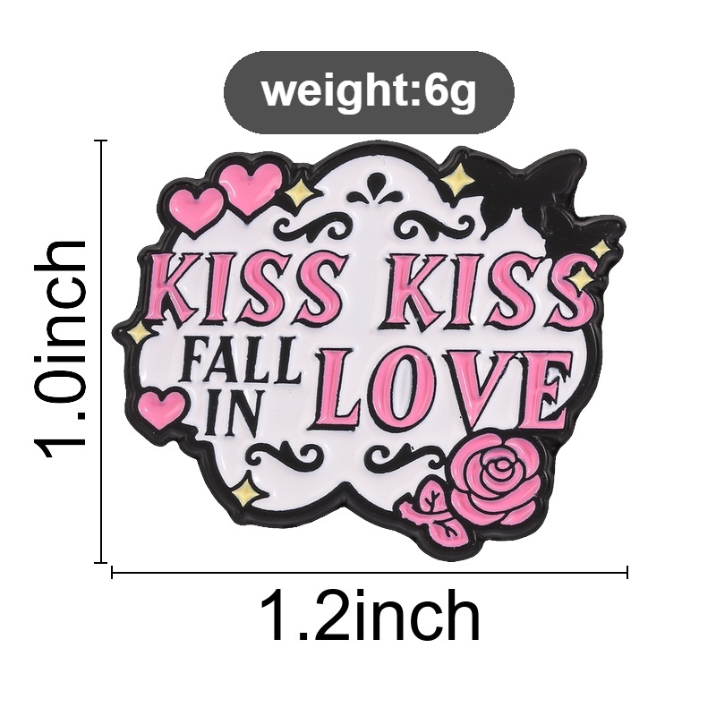 Kiss Kiss Fall In Love Badge P - огляд і ціна Embroidery Kiss